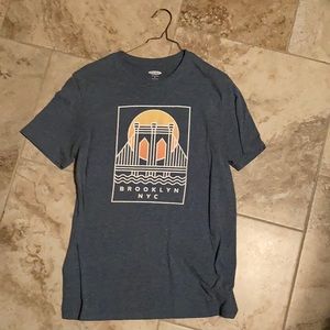 Men’s Old Navy Graphic Tee Size Medium
